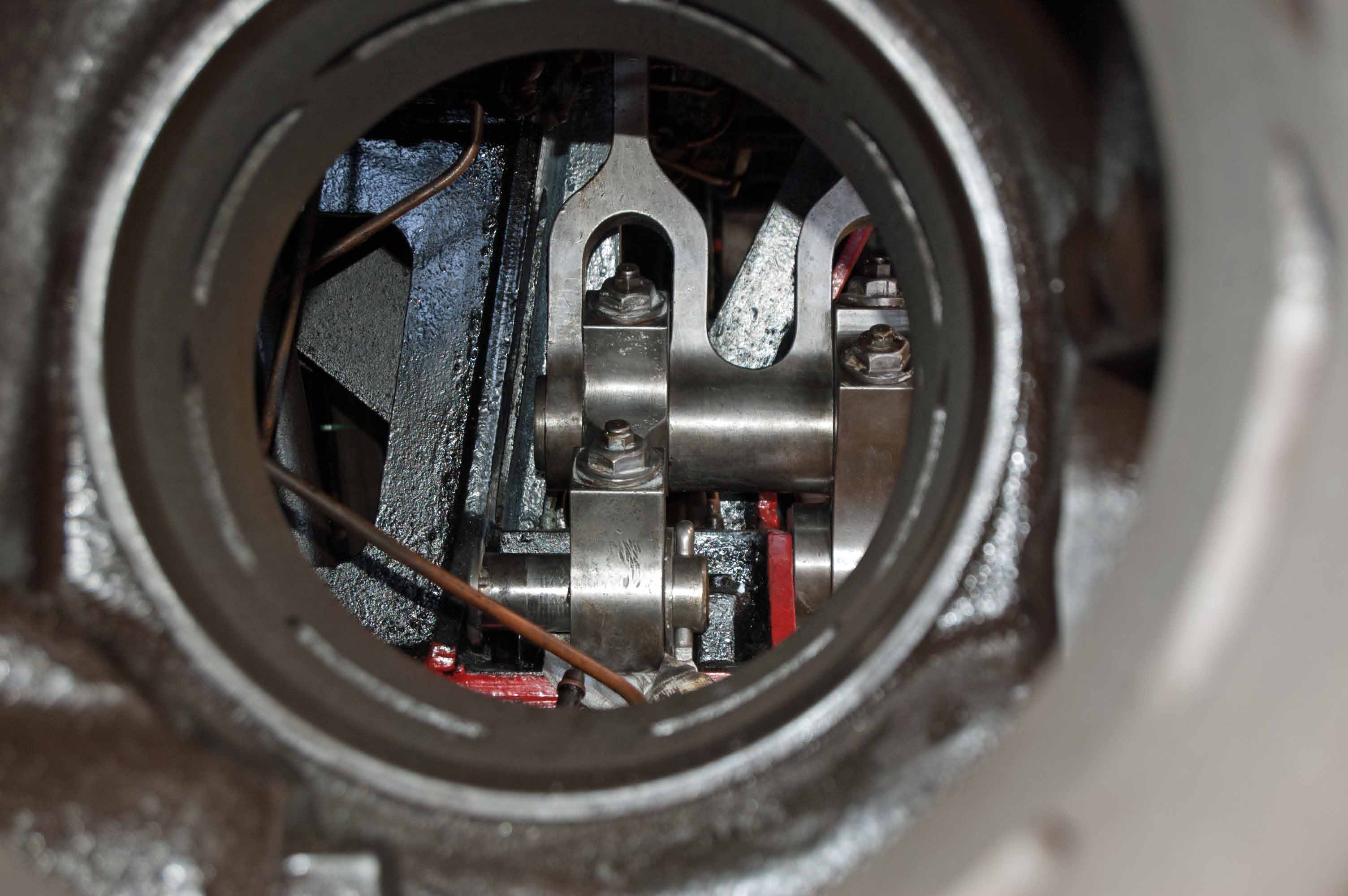 The top of the combination lever, as seen through the valve chest.
